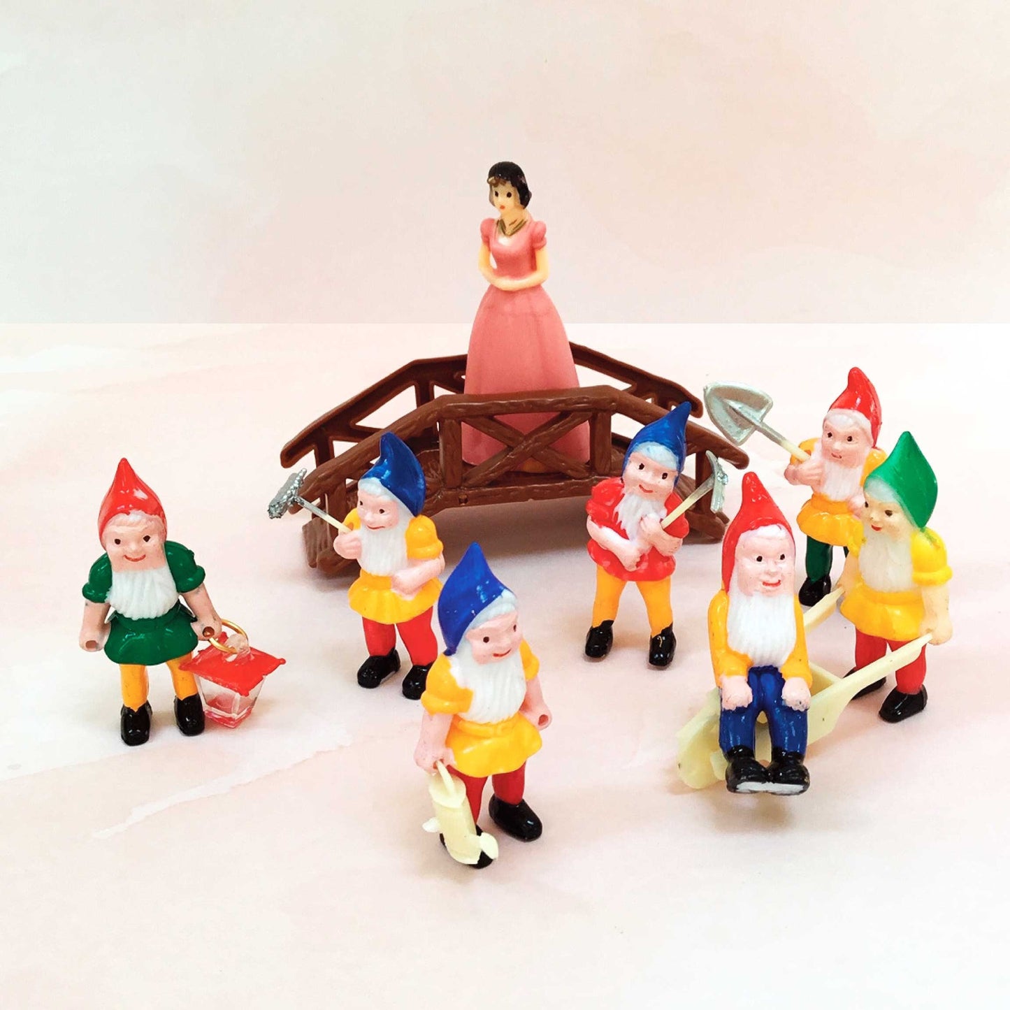 Snow White Cake Topper Set