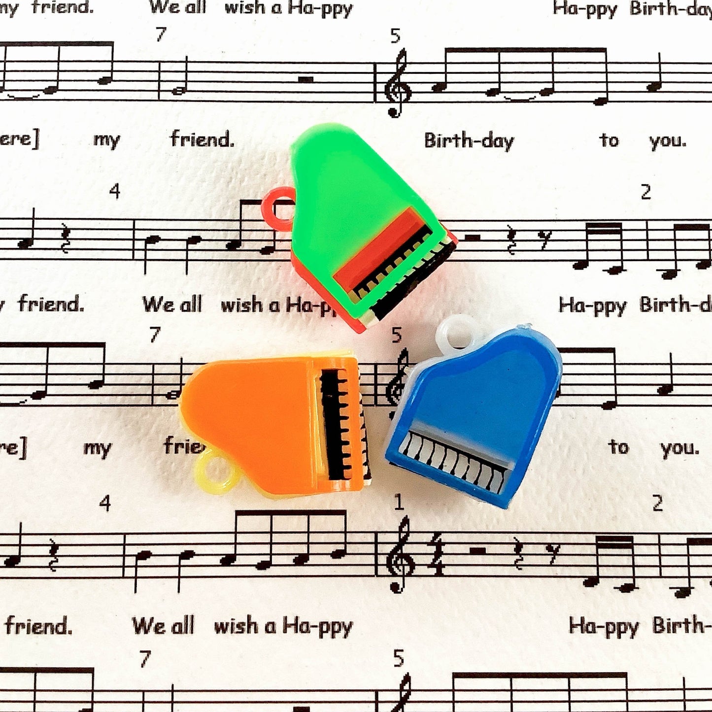 Plastic Piano Charms (4)