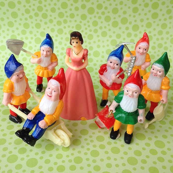 Snow White Cake Topper Set