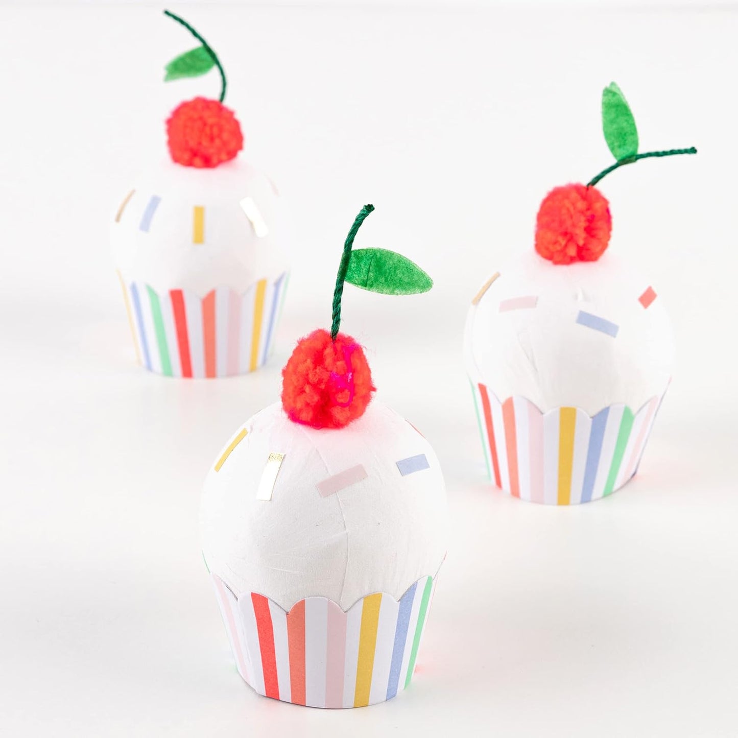Cupcake Surprise Balls x3