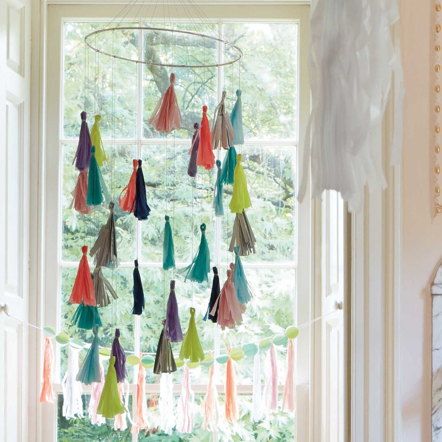 Bright Tassel Chandelier Garland