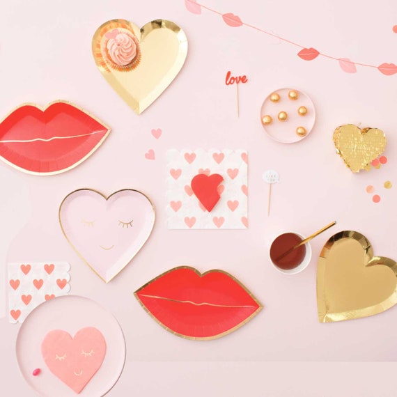 Blushing Heart Paper Plates